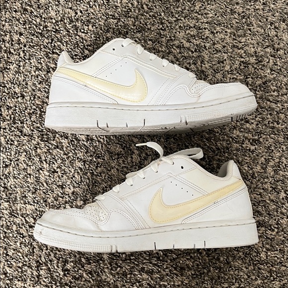 Nike | Air Force 1 White Low Top Shoes - Picture 5 of 11